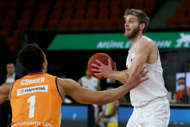 还有对高尔 还有对高尔