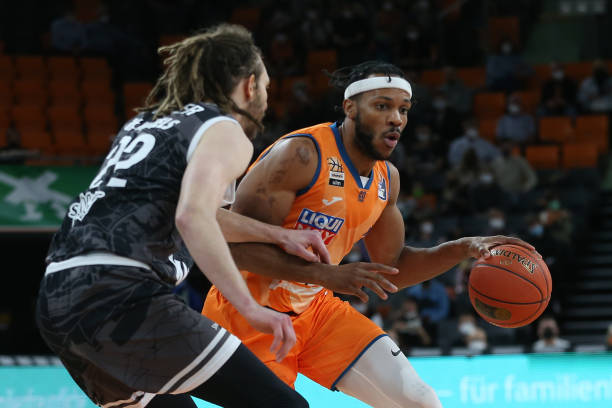 但他通过强 但他通过强